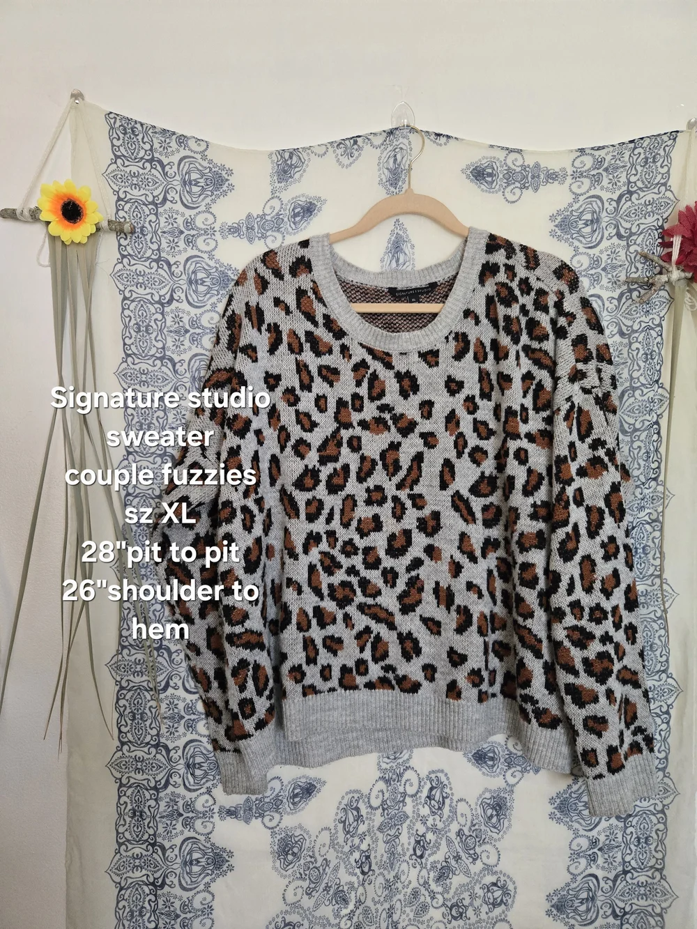 4/$15 Animal Print Y2k Signature Studio Gray Leopard Print Fuzzy Sweater XL